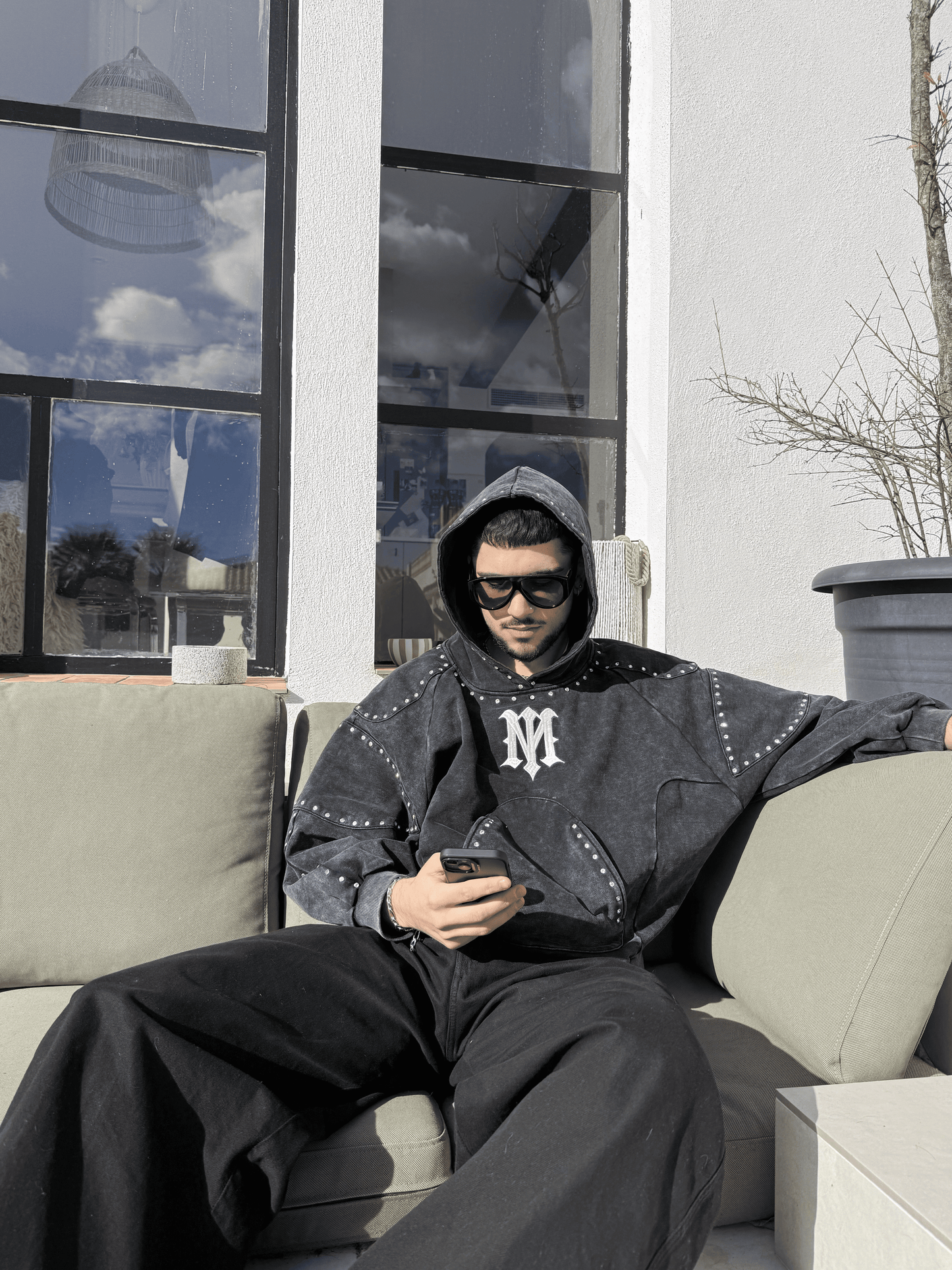 Sudadera Oversize Negra – “Phantom”