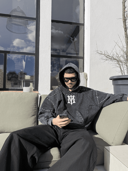 Sudadera Oversize Negra – “Phantom”
